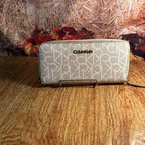 Calvin Klein Z/a Wallet Lg Monogram